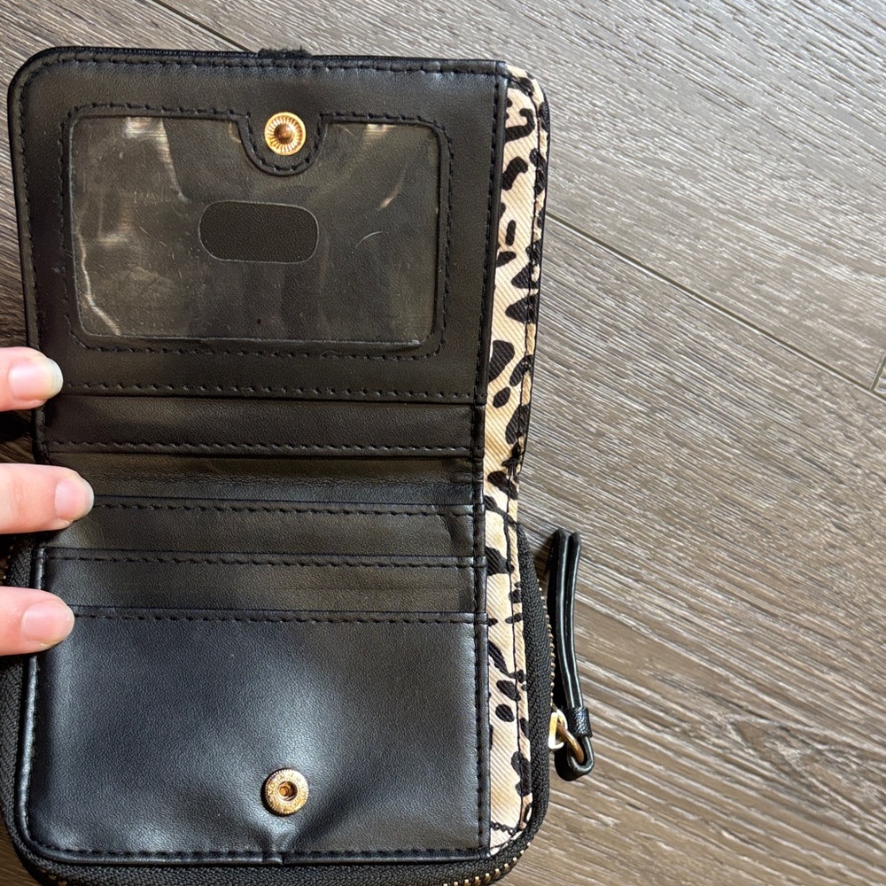 Jessica Simpson Black Wallet with Gold Logo - Picture 3 of 4